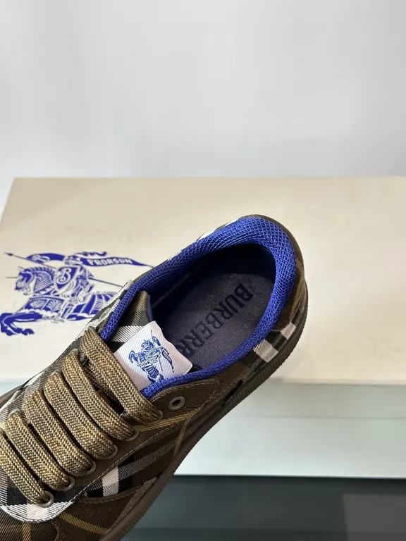 Burberry Shoe 